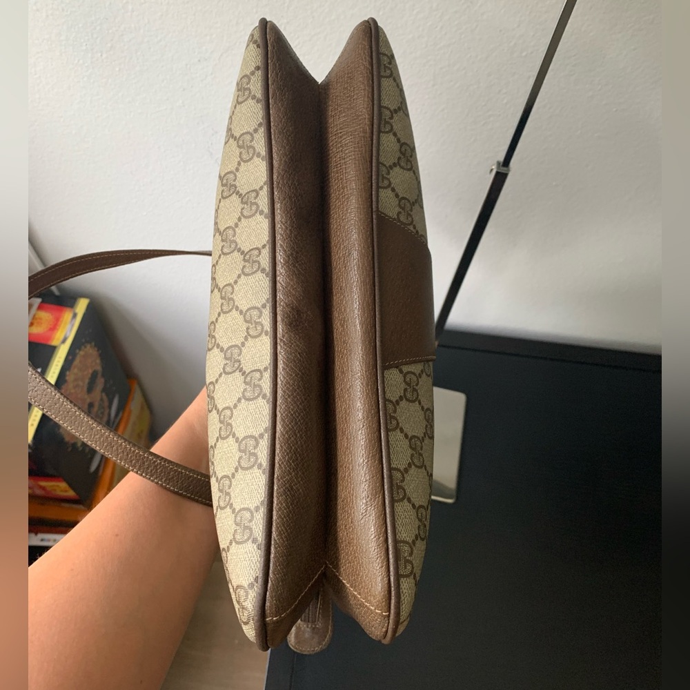 (25) GUCCI 80s Shoulder Bag - Picture 11 of 13